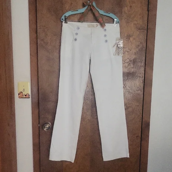 Guess Sailor White Button-Front Pants - Picture 1 of 9